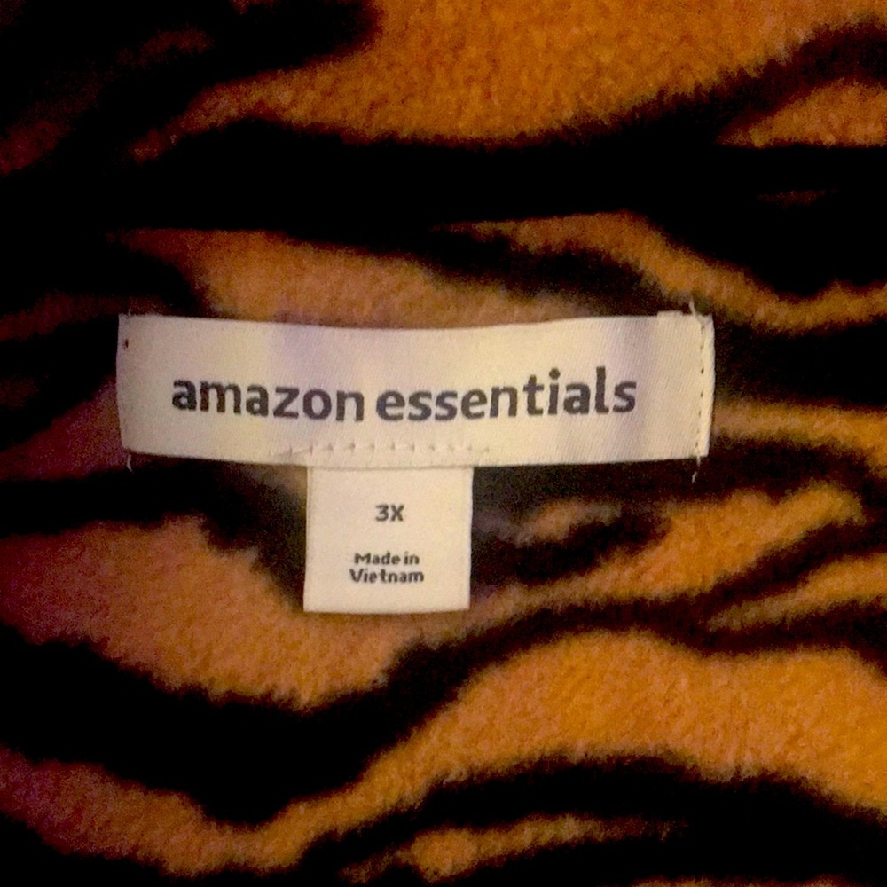 Women's Plus Size Classic-Fit Sleeveless Vest Amazon Essentials -Size 3X NWT